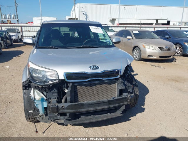 KIA SOUL + 2016 KNDJP3A57G7862435 Image 12