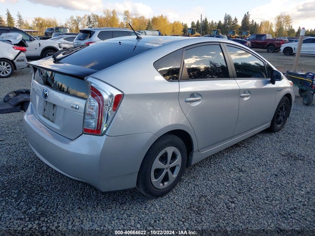 Toyota Prius Two 2015 JTDKN3DU6F0432058 Image 4
