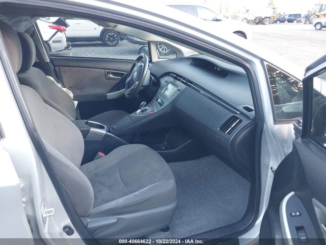 Toyota Prius Two 2015 JTDKN3DU6F0432058 Image 5