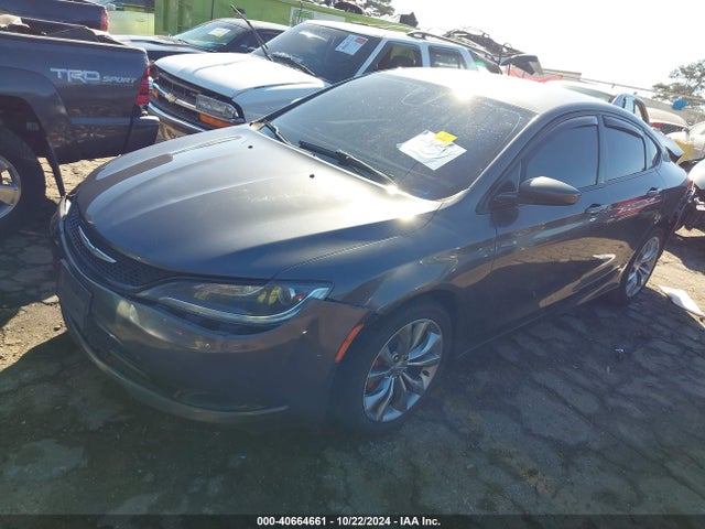 Chrysler 200 S 2015 1C3CCCBB6FN696058 Image 2