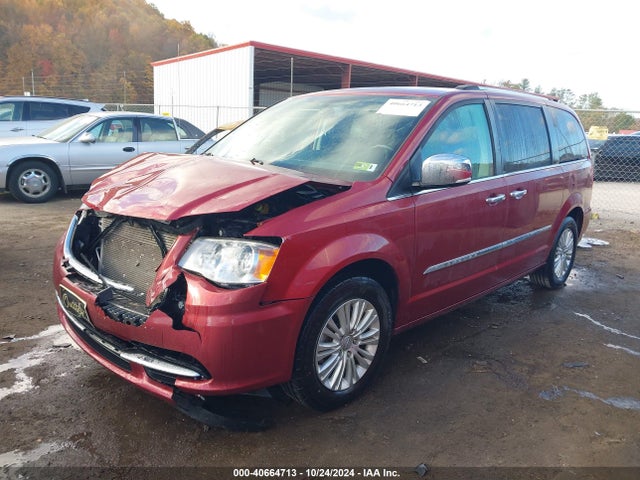 2C4RC1GGXER336565 Chrysler Town & Country Limited