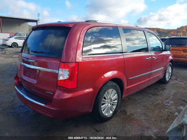 2C4RC1GGXER336565 Chrysler Town & Country Limited