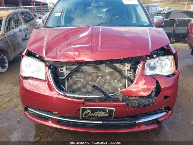 2C4RC1GGXER336565 Chrysler Town & Country Limited