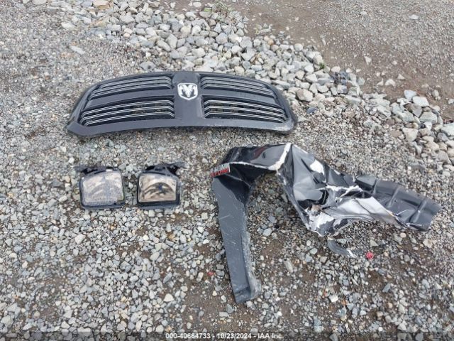 1C6RR7MT5FS759323 RAM 1500 Sport