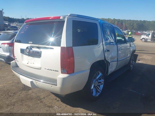 2010 CADILLAC ESCALADE 1GYUCDEF0AR235812 Photo 3