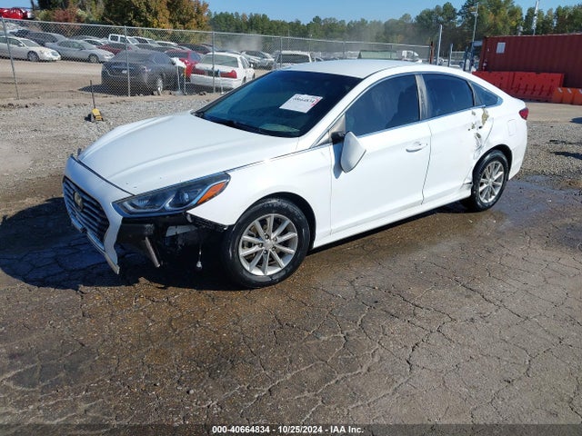 Hyundai SONATA SE 2018 5NPE24AF2JH702741 Image 2