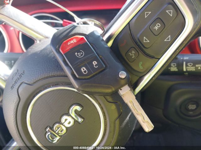 1C4HJXFG5JW266237 Jeep Wrangler Unlimited Rubicon 4x4