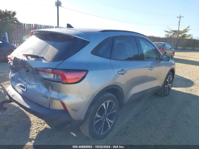 1FMCU9BZ2MUB17865 Ford Escape Se Hybrid