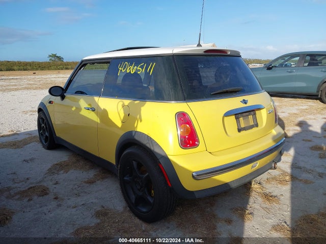 2004 MINI COOPER WMWRC33404TJ57107 Photo 2