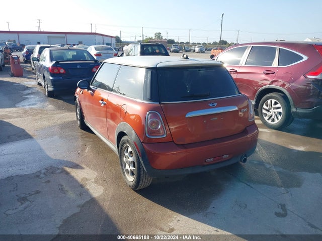 2013 MINI HARDTOP WMWSU3C5XDT680433 Photo 2
