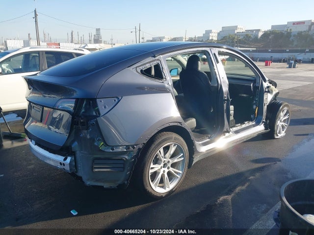 2023 TESLA MODEL Y 7SAYGDEE4PF927673 Photo 3