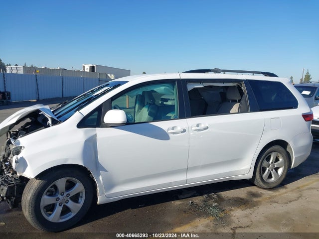 Toyota Sienna Le 8 Passenger 2017 5TDKZ3DC3HS820246 Image 15