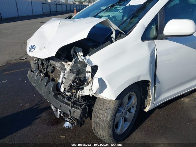 Toyota Sienna Le 8 Passenger 2017 5TDKZ3DC3HS820246 Image 18