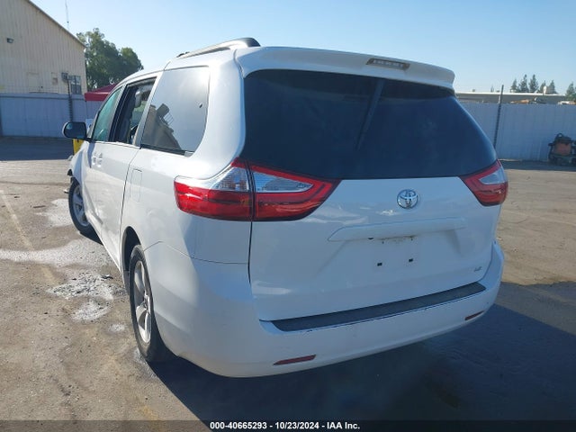 Toyota Sienna Le 8 Passenger 2017 5TDKZ3DC3HS820246 Image 3