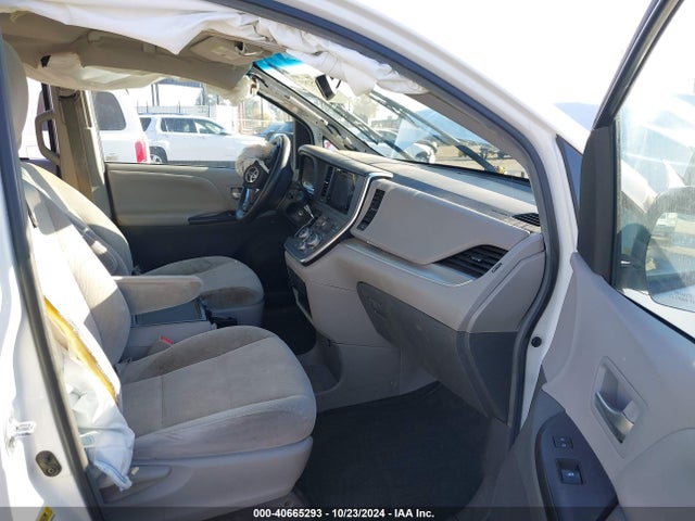 Toyota Sienna Le 8 Passenger 2017 5TDKZ3DC3HS820246 Image 5