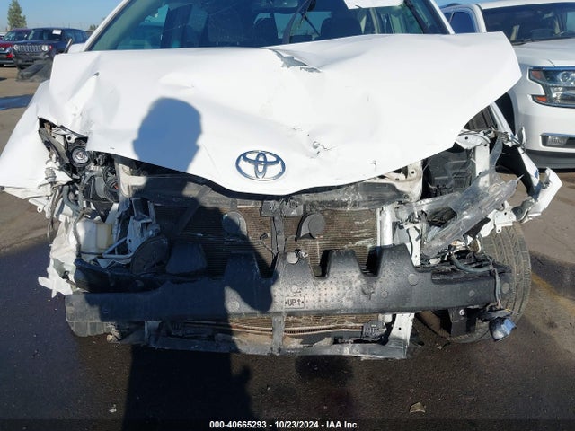 Toyota Sienna Le 8 Passenger 2017 5TDKZ3DC3HS820246 Image 6