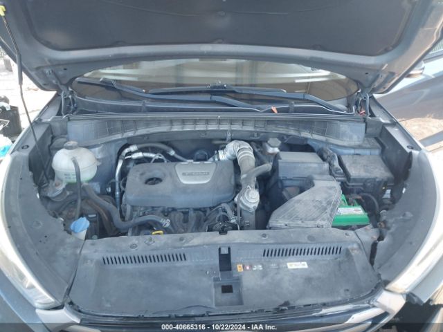KM8J33A22HU556565 Hyundai Tucson Value