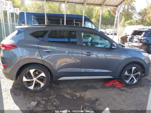 KM8J33A22HU556565 Hyundai Tucson Value