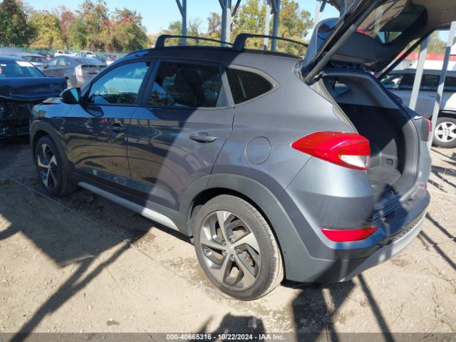 KM8J33A22HU556565 Hyundai Tucson Value