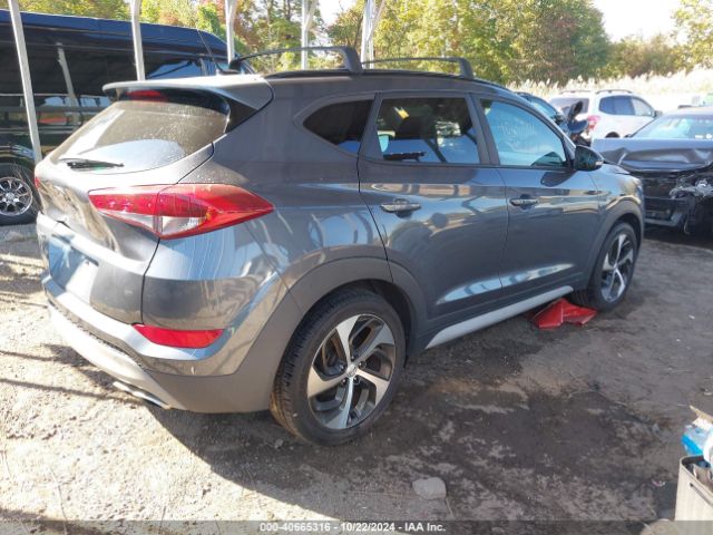 KM8J33A22HU556565 Hyundai Tucson Value