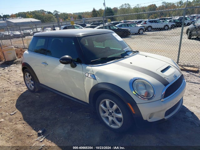 2010 MINI COOPER S WMWMF7C57ATZ74152 Photo 0