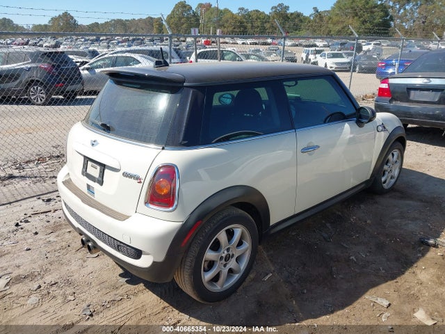 2010 MINI COOPER S WMWMF7C57ATZ74152 Photo 3