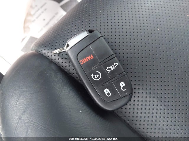 2C3CCABG8MH606527 Chrysler 300 300s