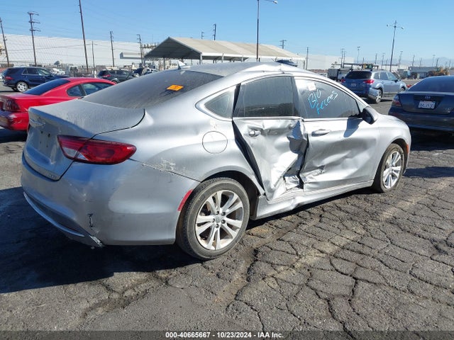 Chrysler 200 Limited 2015 1C3CCCAB7FN600424 Image 4