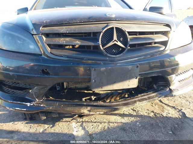 40665671 :رقم المزاد ، WDDGF5EB3BR152072 vin ، 2011 Mercedes-benz C 300 Luxury/sport مزاد بيع