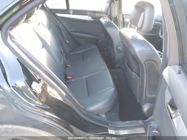 40665671 :رقم المزاد ، WDDGF5EB3BR152072 vin ، 2011 Mercedes-benz C 300 Luxury/sport مزاد بيع