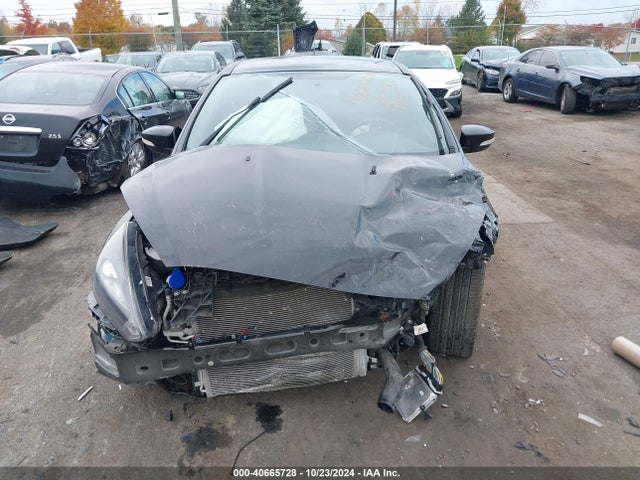 1FADP3L92JL229956 Ford Focus