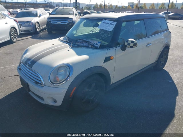 2009 MINI COOPER CLUBMAN WMWML33519TN68509 Photo 1