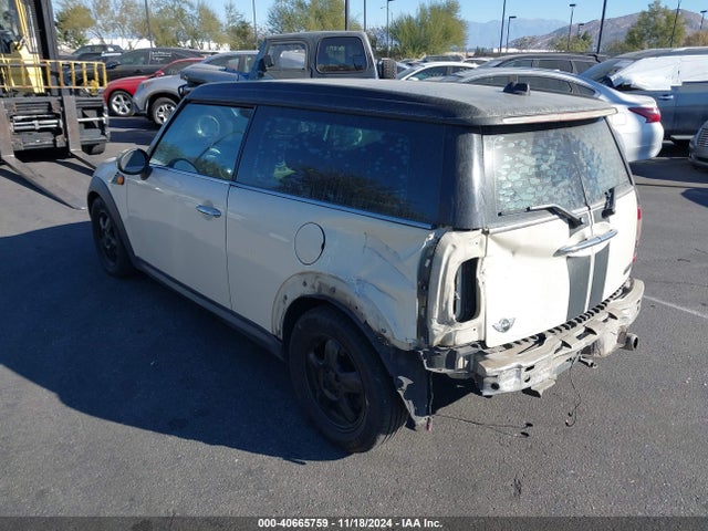 2009 MINI COOPER CLUBMAN WMWML33519TN68509 Photo 2