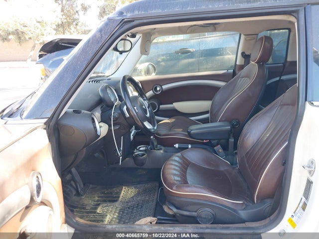 2009 MINI COOPER CLUBMAN WMWML33519TN68509 Photo 4