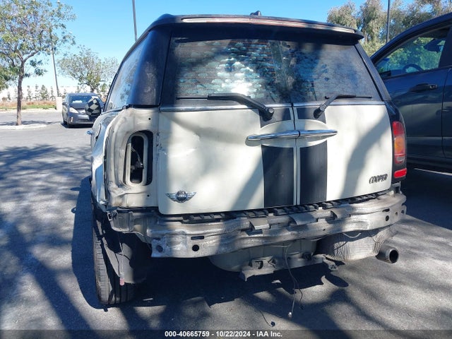 2009 MINI COOPER CLUBMAN WMWML33519TN68509 Photo 5