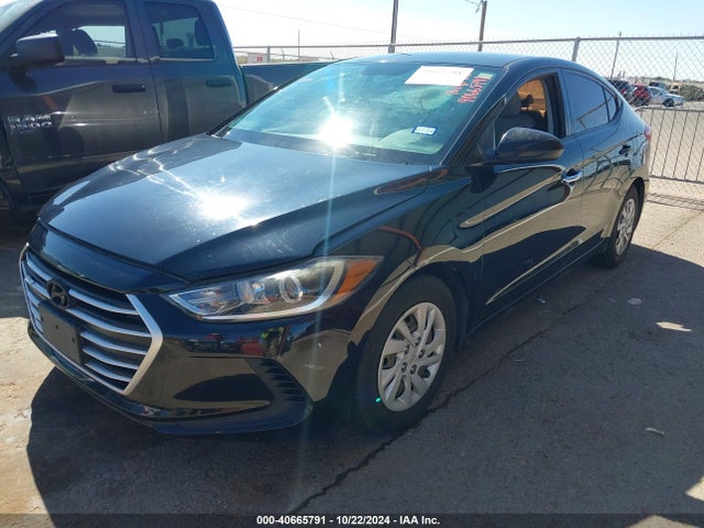 Hyundai ELANTRA SE 2018 5NPD74LF8JH350467 Image 2