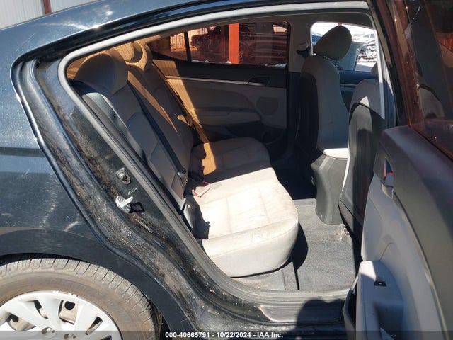 Hyundai ELANTRA SE 2018 5NPD74LF8JH350467 Image 8