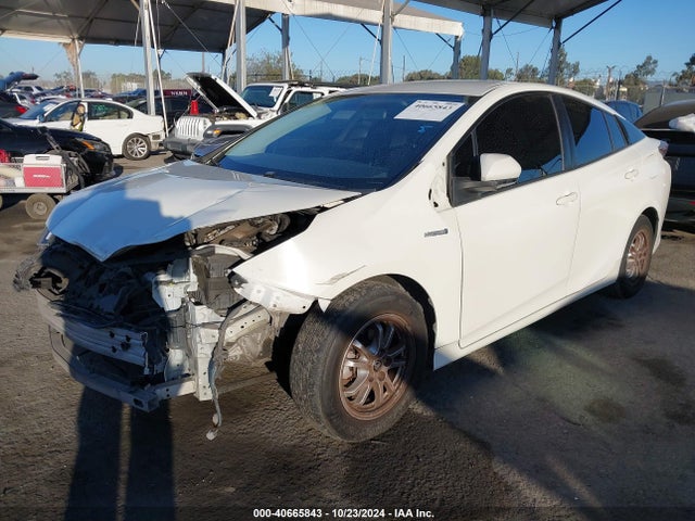 Toyota Prius Two 2016 JTDKBRFU6G3021056 Image 2