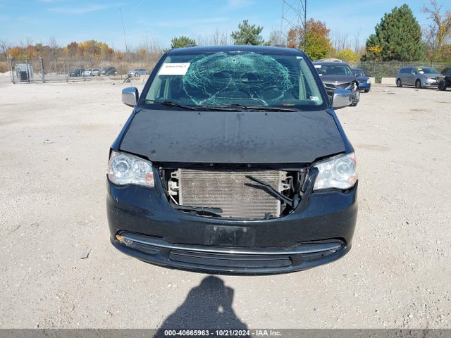 2C4RC1GG4GR208213 Chrysler Town & Country Limited Platinum