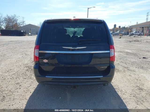 2C4RC1GG4GR208213 Chrysler Town & Country Limited Platinum
