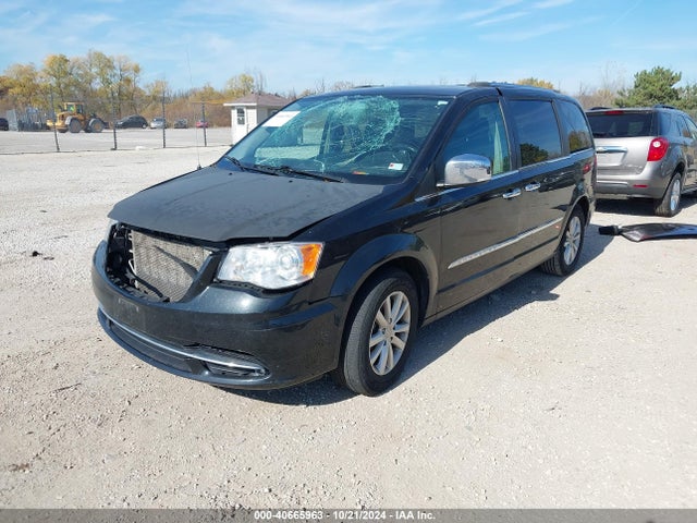 2C4RC1GG4GR208213 Chrysler Town & Country Limited Platinum