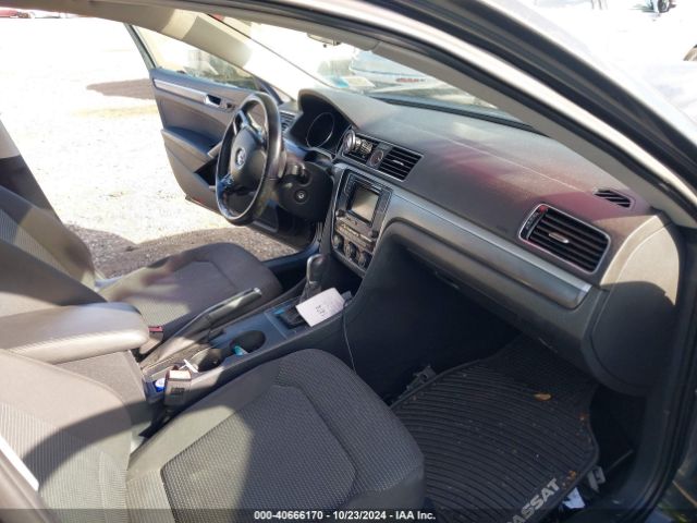 1VWAT7A35GC034082 Volkswagen Passat 1.8t R-line