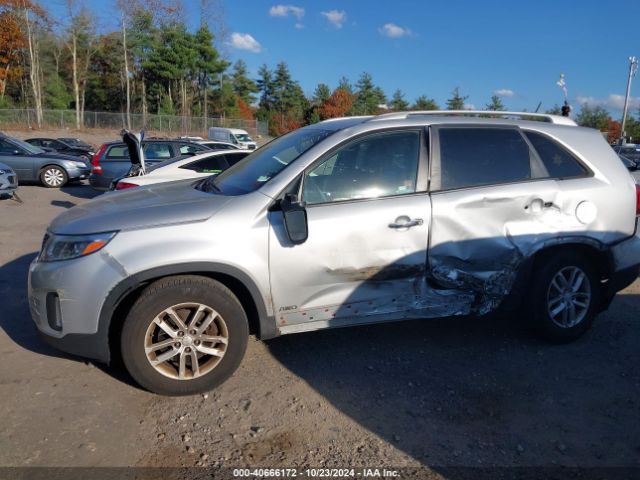 5XYKTDA64FG569477 KIA SORENTO LX