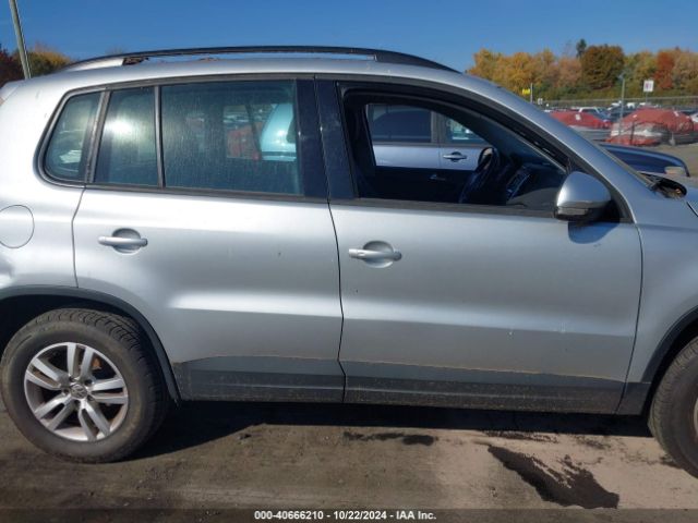 WVGAV7AX5GW502631 Volkswagen TIGUAN S