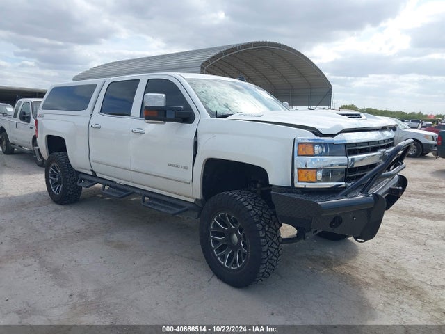 2018 1GC1KWEY1JF138807 main image