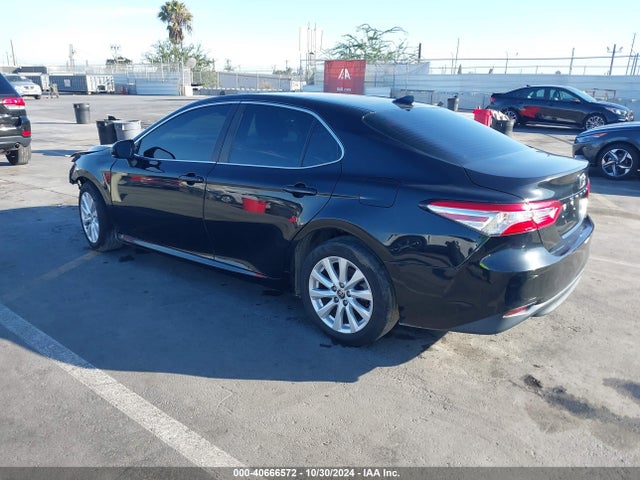 Toyota CAMRY LE 2020 4T1C11AK4LU983967 Image 3