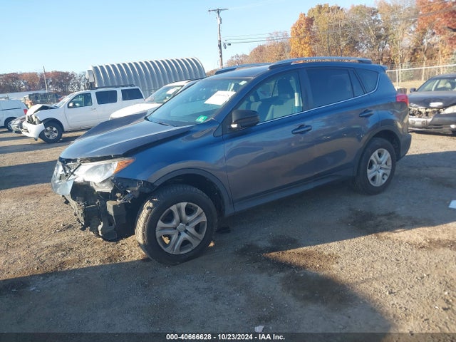 Toyota RAV4 LE 2014 2T3BFREV8EW153356 Image 2