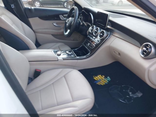 55SWF4JB8HU226668 Mercedes-Benz C 300 Luxury/sport