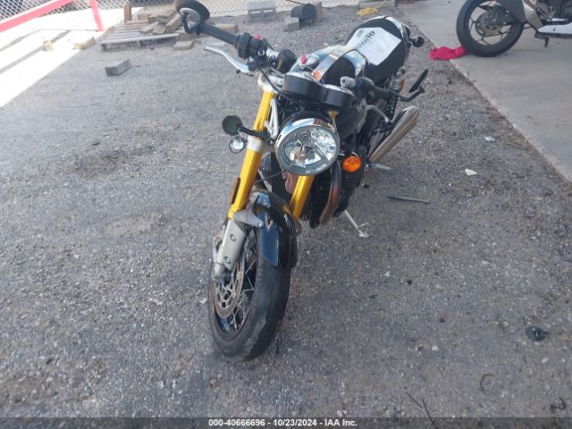 2022 TRIUMPH MOTORCYCLE THRUXTON SMTD56HR5NTAU8645 Photo 4