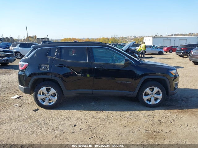 Jeep Compass Latitude 4x4 2018 3C4NJDBB9JT178809 Image 13